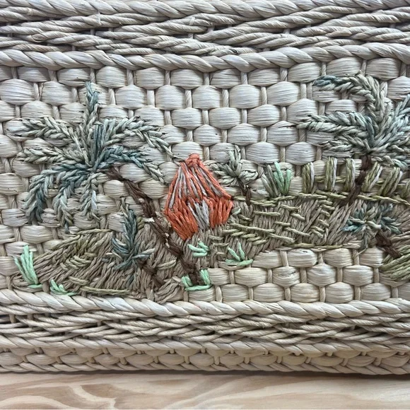 Fossil Straw Tote - Picture 5 of 10